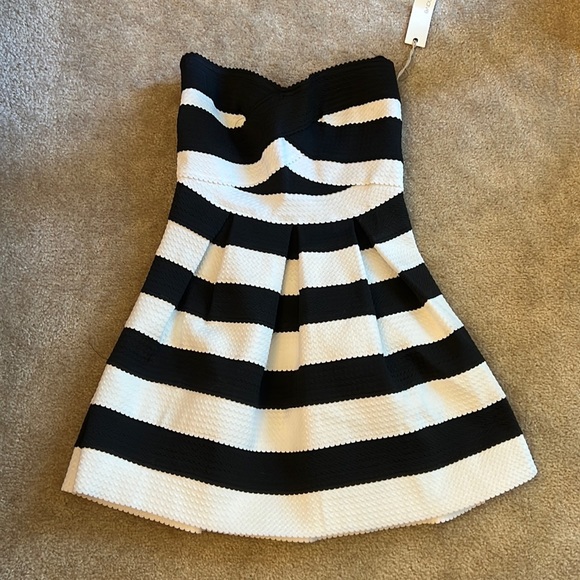Dresses & Skirts - Black and white Dress